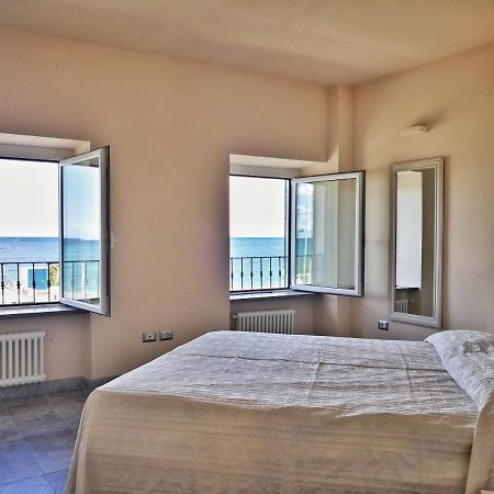 Appartamento Deluxe Con Terrazza Sul Mare Savone Extérieur photo