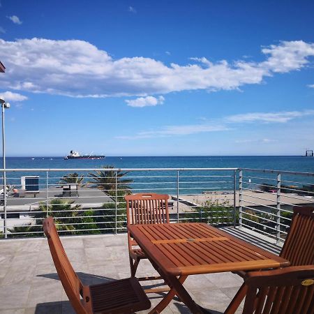 Appartamento Deluxe Con Terrazza Sul Mare Savone Extérieur photo