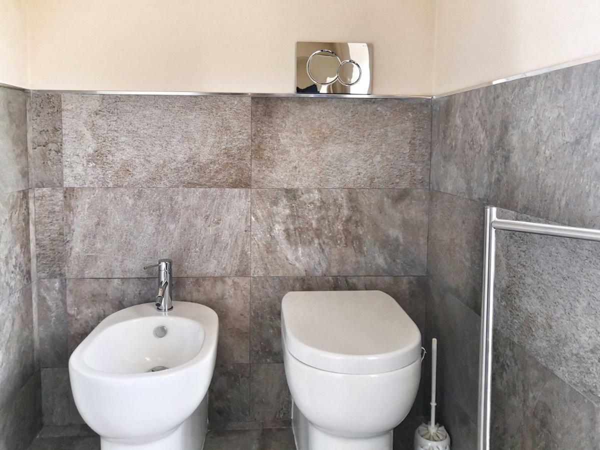 Appartamento Deluxe Con Terrazza Sul Mare Savone Extérieur photo