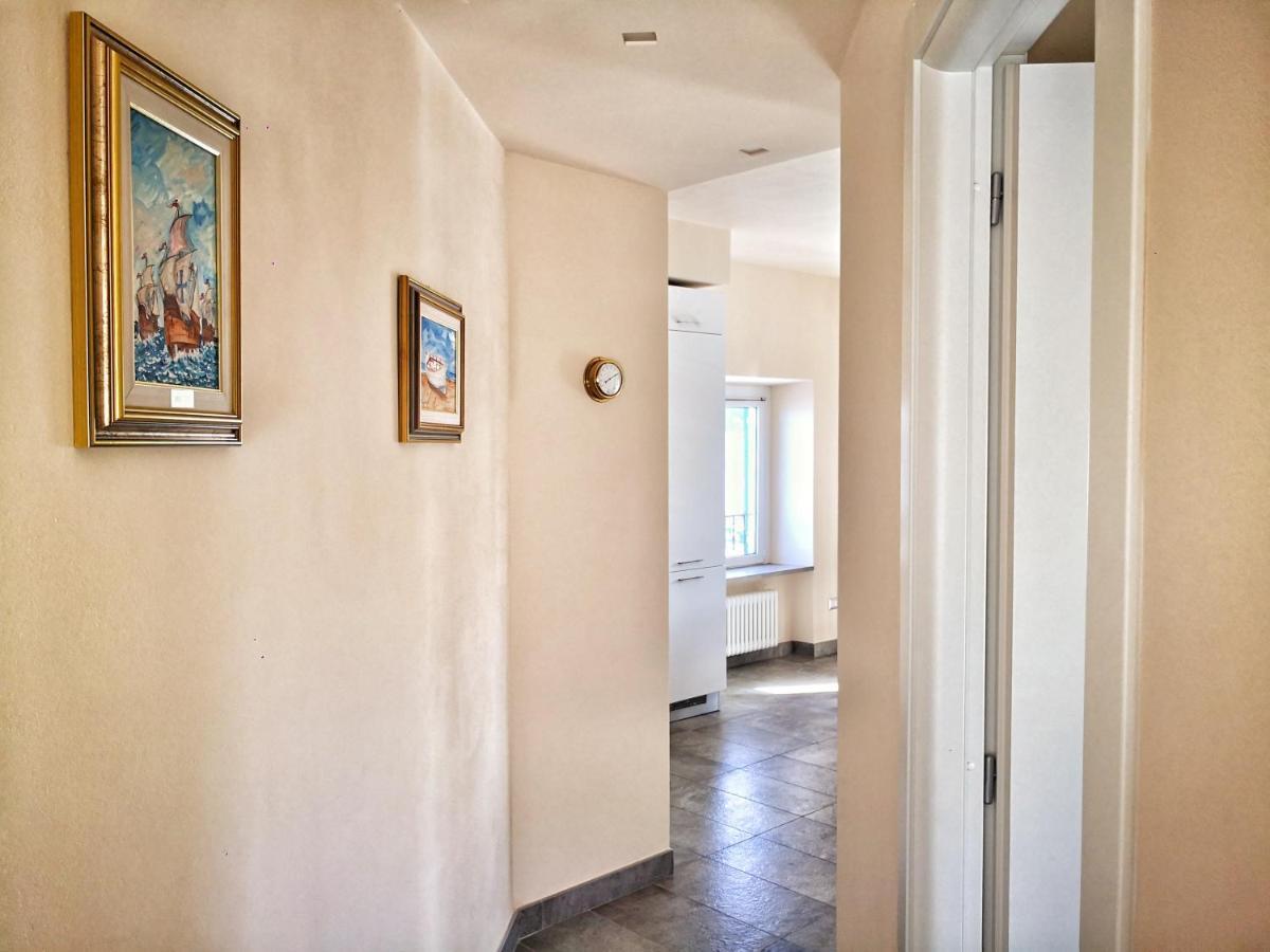 Appartamento Deluxe Con Terrazza Sul Mare Savone Extérieur photo