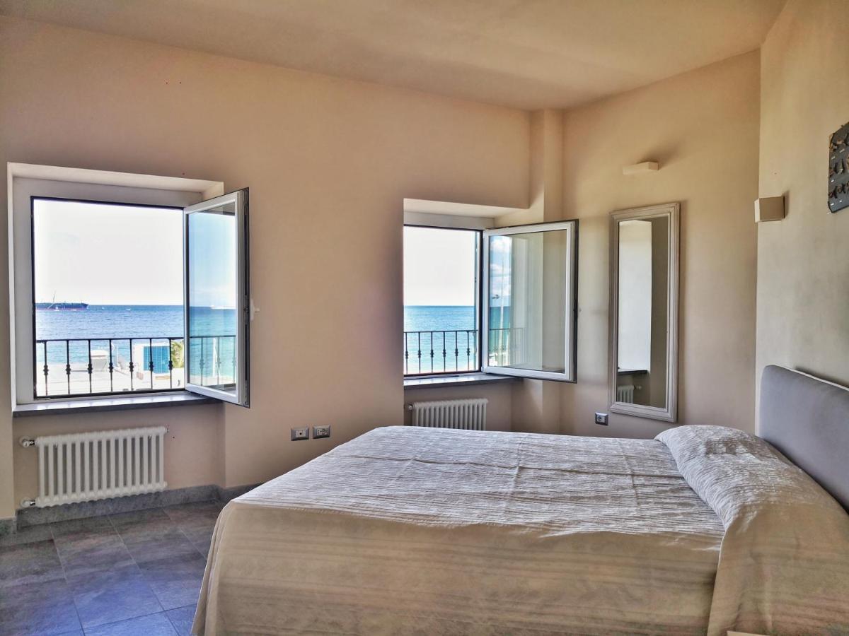 Appartamento Deluxe Con Terrazza Sul Mare Savone Extérieur photo