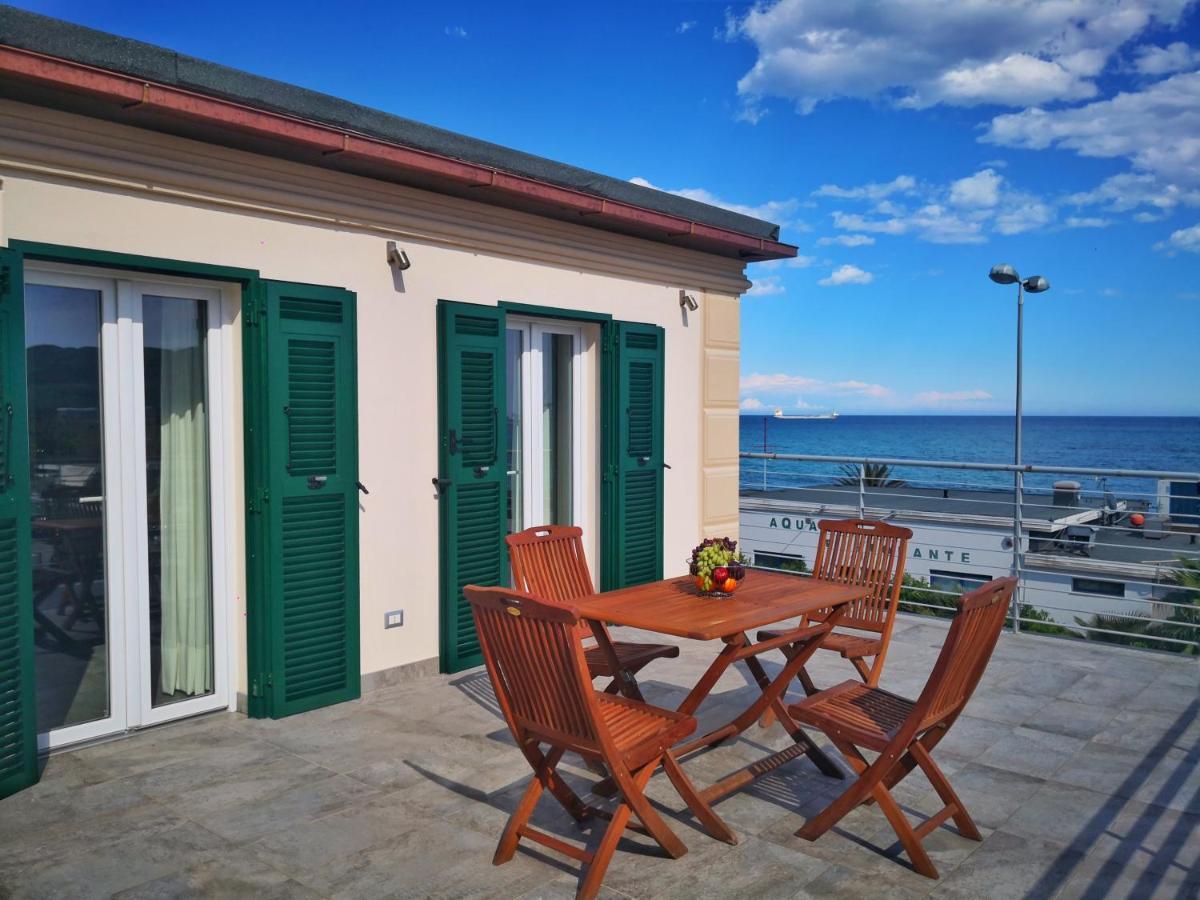 Appartamento Deluxe Con Terrazza Sul Mare Savone Extérieur photo
