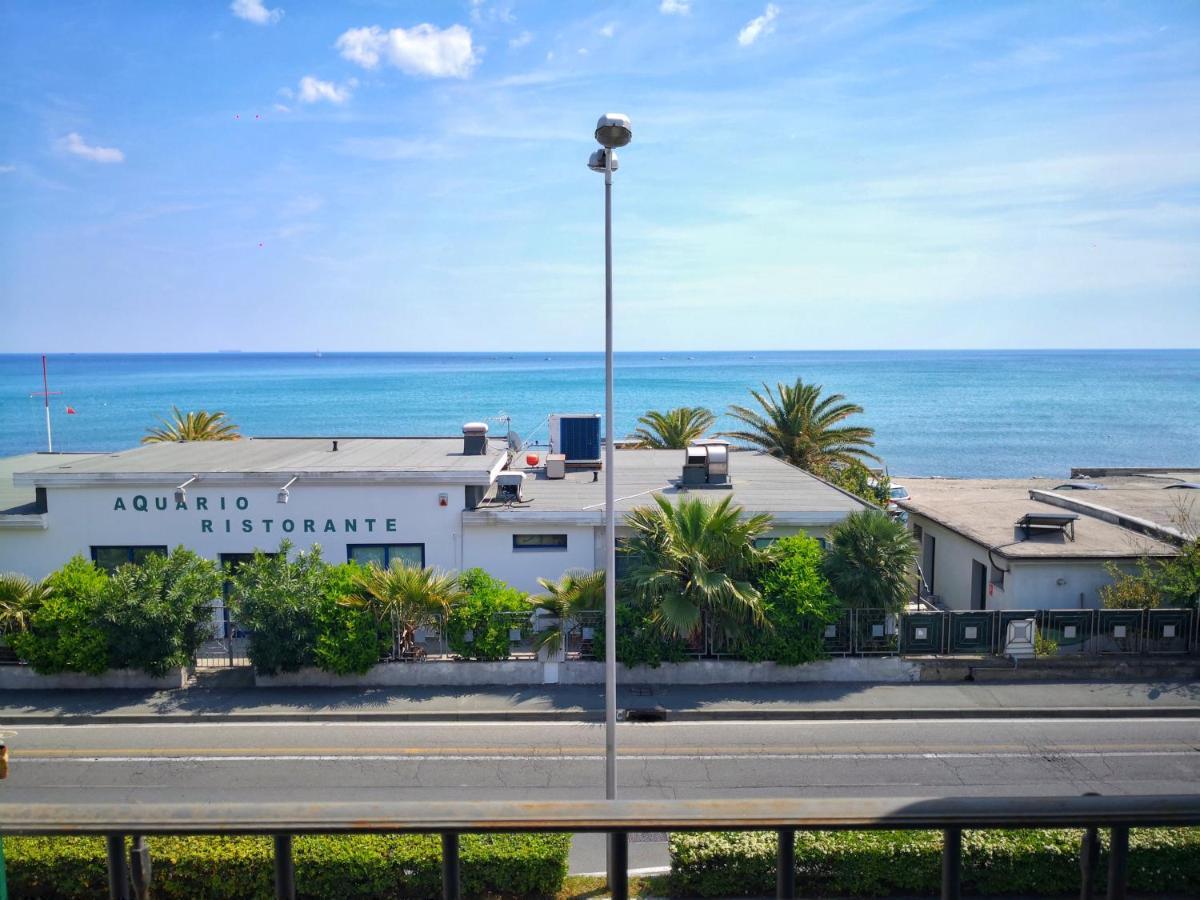Appartamento Deluxe Con Terrazza Sul Mare Savone Extérieur photo