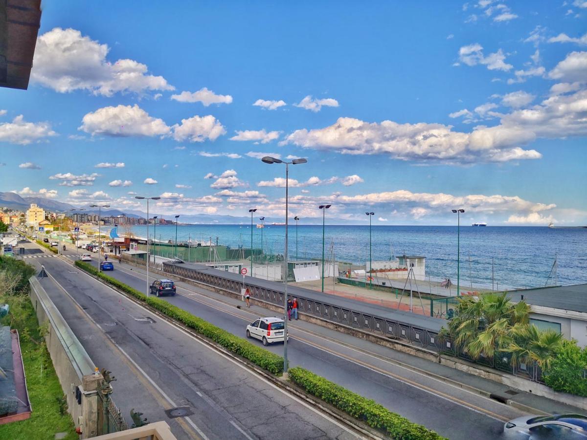 Appartamento Deluxe Con Terrazza Sul Mare Savone Extérieur photo